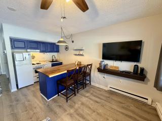 1 Bedroom Balcony Indoor Pool and Hot Tub Loon - 9