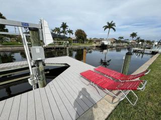 Beautiful waterfront home with heated Pool - 4