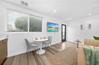 Private 1 bedroom home close to Korean Town and Patio - 4