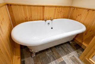 Tynewedd Farmhouse - Historic 1652 Farmhouse, Hot Tub, Sleeps 12 - Blaencwm - 3
