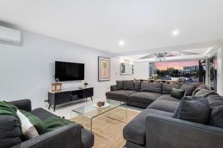 Laguna Luxury Broadbeach - 4