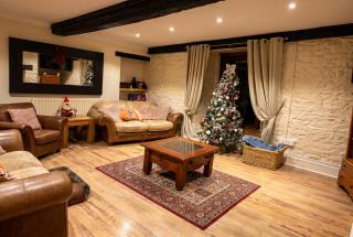 Tynewedd Farmhouse - Historic 1652 Farmhouse, Hot Tub, Sleeps 12 - 4