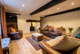 Tynewedd Farmhouse - Historic 1652 Farmhouse, Hot Tub, Sleeps 12 - 5