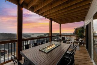 Stunning view-Hot Tub-Game Room-Indoor Pool Access - 0
