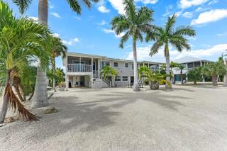Charming Beachside Retreat with Private Patio, Grill & Island Getaway Vibes - The Shell - Roelens - 5