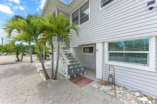 Charming Beachside Retreat with Private Patio, Grill & Island Getaway Vibes - The Shell - Roelens - 4