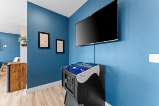 Stunning view-Hot Tub-Game Room-Indoor Pool Access - 6