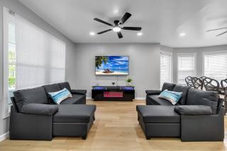Walk to Falls l Huge l 6 BDRM l 3.5 Bath l Remodel - 9