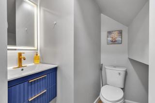 Walk to Falls l Huge l 6 BDRM l 3.5 Bath l Remodel - 6
