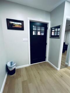 Walk to Falls l Huge l 6 BDRM l 3.5 Bath l Remodel - 5