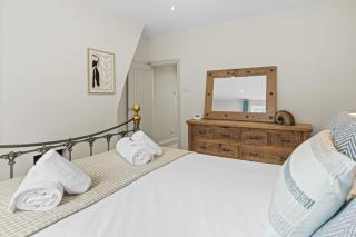 Perfect Home for Trades or Small Families - 5
