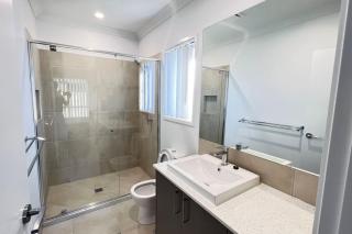New 4Bed House master with ensuite and AC - 7