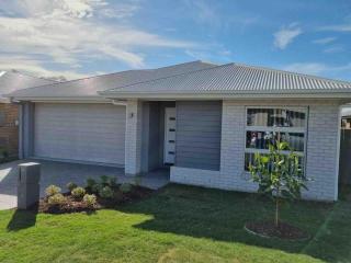 New 4Bed House master with ensuite and AC - 1