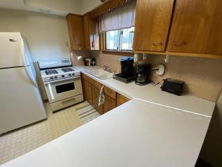 Great Strip Location Lake Wine Fireplace - 9