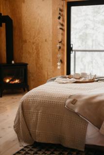 Ravens Roost- private luxury treehouse with sauna - 0