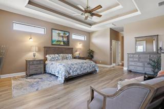 Waterfront Villa Cape Coral - 4