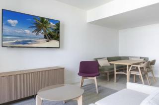 3313 Bright 1BR with City Views a Pool and 24h Gym in Downtown Miami - 8