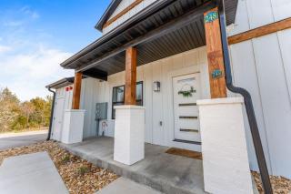 Two Luxury Homes - Large Groups - Sleeps 46 people - 3