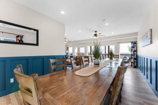Two Luxury Homes - Large Groups - Sleeps 46 people - 1