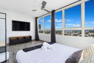 Central 2B Apartment Parking. Wi-Fi. Views. - 8