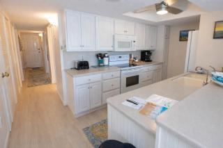 2BR Condo - 2 Pools - Jacuzzi - Steps to Beach SPI - 5