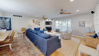 Canal Landing townhouse with community pool - 7