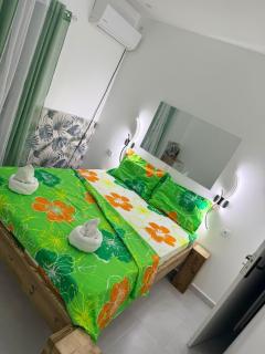 Riverside Paradise - 8