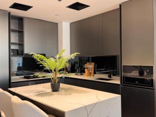 Modern 1-Bedroom Apartment in Al Jaddaf near Downtown Dubai & Dubai Creek - 2