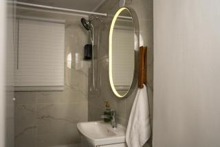 Barel Residence - 2BR Apartment - Free Parking - 15 min to MTL - 1