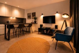 Vinyl & Wine Retreat by THE HOUSE Experience Collection - 6