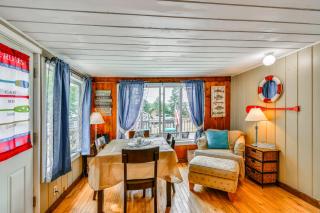 George Lake Escape! Charming 1950s Cabin - 2