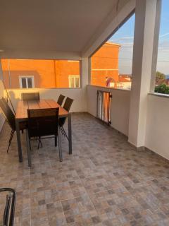 Apartman Arijana s pogledom na more za 6 osoba - 1