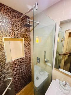 Serviced 1 Bedroom Apartment - 4