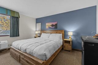 Nisswa Hotel and Suites - Standard Single Queen - 6