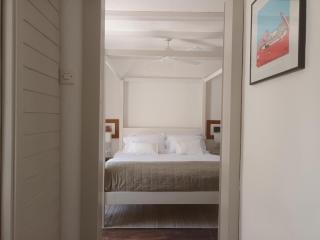 Njiva House - private garden retreat near beach - 9