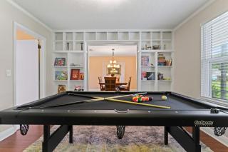 Putt Putt Pool Home - Mini Golf Grill Ping Pong - 3