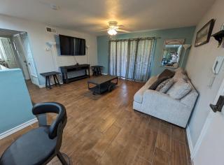 1 Bed 1 bath Remodeled Apartment in the Médical Center - 0