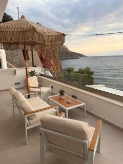 Patela Luxury Suites - 4