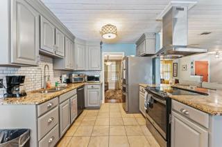 Tropical Paradise-Main House - Team Joseph Ellen - 9