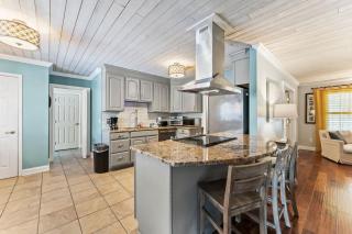 Tropical Paradise-Main House - Team Joseph Ellen - 6