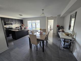 Modern Home w Private Yard and Master Suite - 6