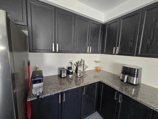 Modern Home w Private Yard and Master Suite - 4