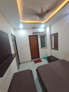 Lakhdatar Hotel and Restaurant - 9