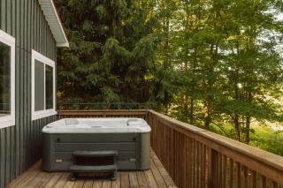 Lakefront Retreat Hot Tub Kenoza Cottage - 2