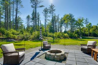 Family Friendly! Quiet Dexter Getaway w/ Hot Tub - 9