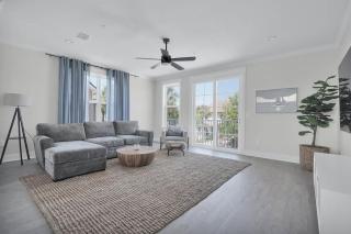 Jax Beach Retreat - Blocks from beach spacious - 7