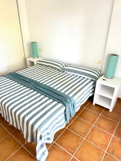 Beautiful Poolside Garden Apartment Spirit A95 - 1
