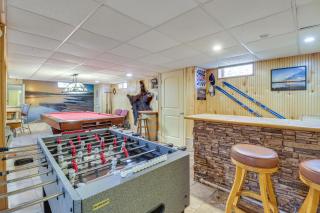 3 Mi to Big Boulder Mtn! Poconos Home w/ Game Room - 9