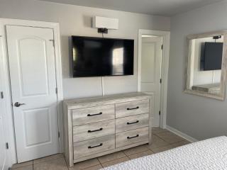 Beachside 1 bedroom condo-motel - 1