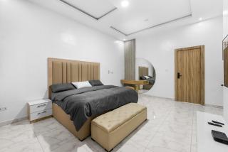 3-Bedroom Terrace Duplex 24 7 Power Supply - 8